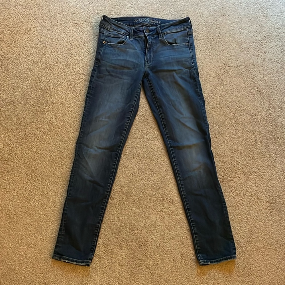 Women’s American Eagle Outfitters Super Stretch Skinny Jeans in size 6.